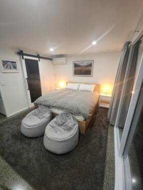 Beautiful Rural Hilltop Studio Unit